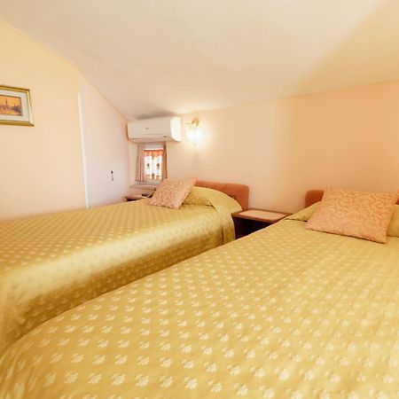 Holiday Home Nevena By Rent Istria Buje Room photo