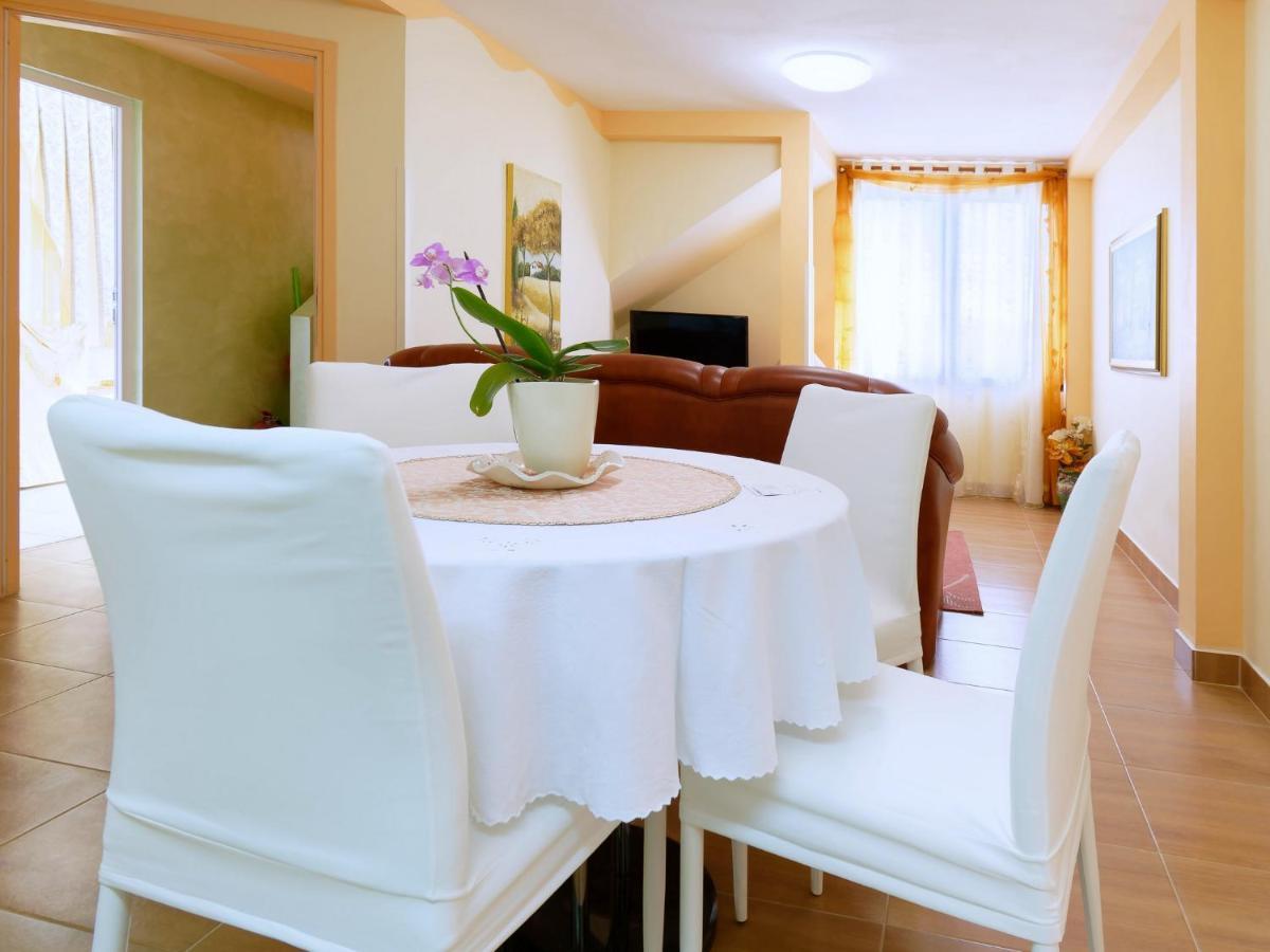 Holiday Home Nevena By Rent Istria Buje Exterior photo