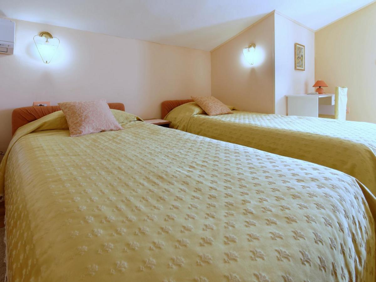 Holiday Home Nevena By Rent Istria Buje Exterior photo