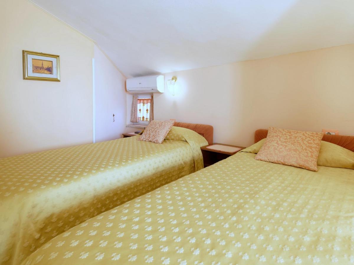 Holiday Home Nevena By Rent Istria Buje Exterior photo